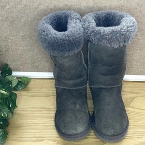 UGG Classic Tall Grey Genuine Leather Boot w/ Sheepskin Lining 5815 Women’s Sz 9
